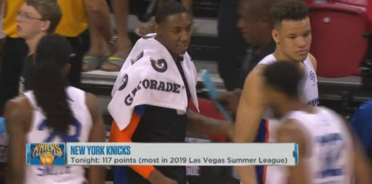 NBA夏联-尼克斯大胜湖人迎首胜 诺克斯25+7 巴雷特21+10