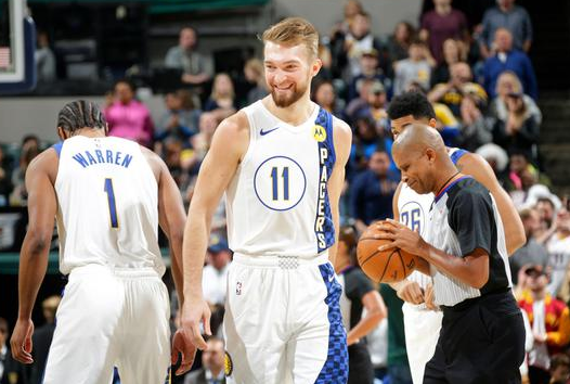 NBA常规赛-小萨23+12步行者撞翻爵士 博格丹30+5米切尔26分