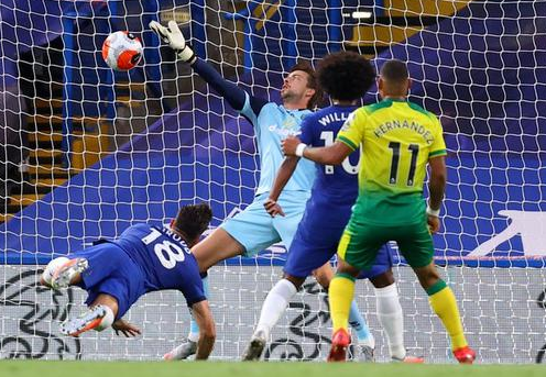 英超-切尔西1-0诺维奇继续排名第3 吉鲁头球建功