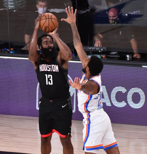 NBA-施罗德30分雷霆2-2追平火箭 哈登空砍32+8+15+4断