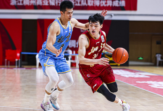 浙江106-104险胜北京取3连胜 兰兹博格28+4翟晓川空砍21+11