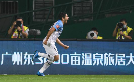 中超-广州城3-1轻取重庆 陈志钊破门伤退吉列尔梅轰2球