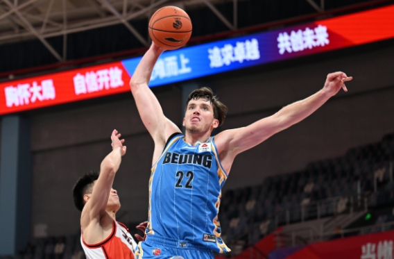 CBA-利夫17+7 孙铭徽18+8 北京100-76大胜广厦迎3连胜