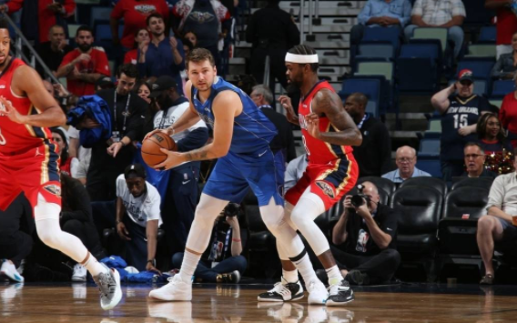 NBA-东契奇空砍37+11+7墨菲爆发22分 残阵鹈鹕113-111险胜独行侠 