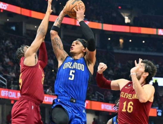 NBA-状元29+8米切尔14分 骑士103-93送魔术五连败