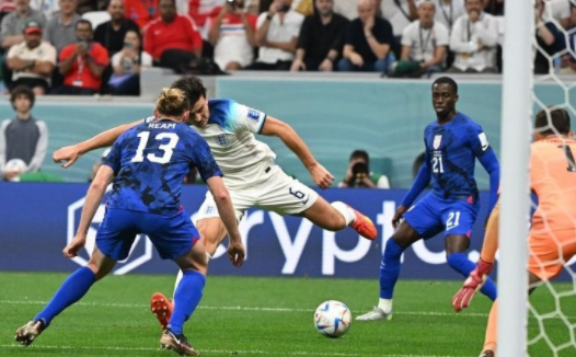 世界杯-英格兰0-0战平美国 普利西奇中框麦肯尼失良机