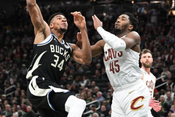 NBA-字母哥38+9+6米切尔29分 骑士客场102-117不敌雄鹿