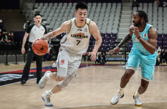 CBA-张镇麟砍25分郭艾伦缺阵 辽宁104-90力克深圳取三连胜 