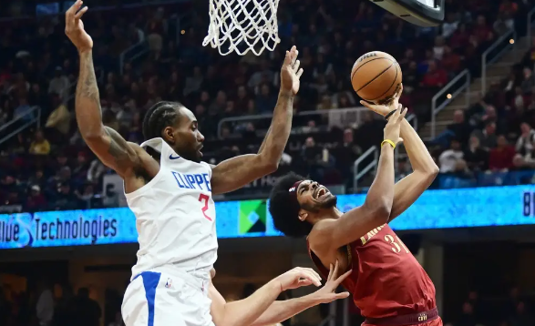 NBA-伦纳德空砍30+8米切尔28+12 快船108-118不敌骑士5连胜遭终结 