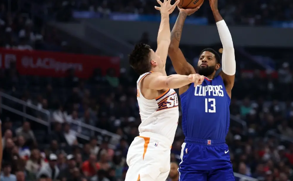 NBA-乔治23+7杜兰特21分 快船105-92胜太阳锁定季后赛席位 