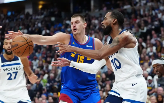 NBA季后赛-爱德华兹巨星表现43分 戈贝尔制霸防守 森林狼客场拿下掘金