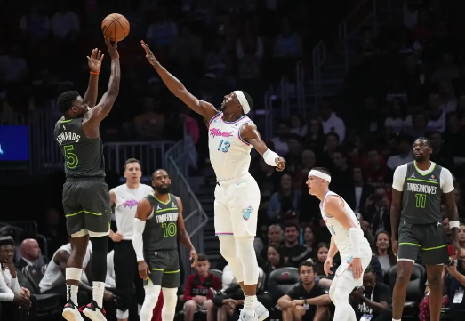 NBA-阿德巴约29+13 爱德华兹低迷 森林狼险胜热火收获4连胜