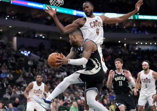 NBA-米切尔15+6 字母哥空砍30分 骑士轻取雄鹿豪取14连胜