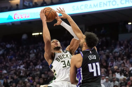 NBA-字母哥32+17+3 德罗赞空砍22分 雄鹿胜国王