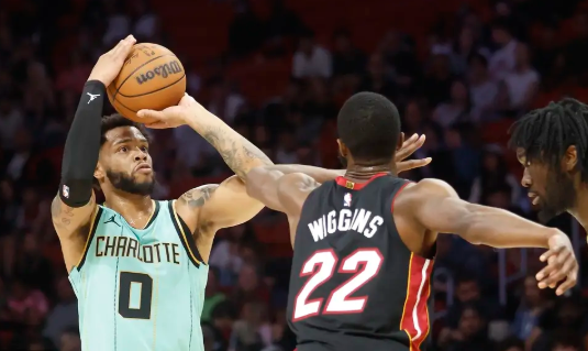 NBA-维金斯爆砍42分 三球18+11 热火主场轻取黄蜂