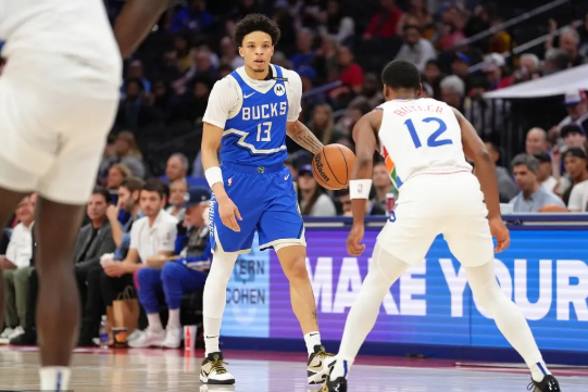 NBA-字母哥三双 博纳新高28分 雄鹿送76人10连败